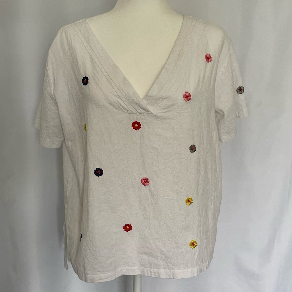 Misslook White Short Sleeve Top with Embroidered Flowers Size XL